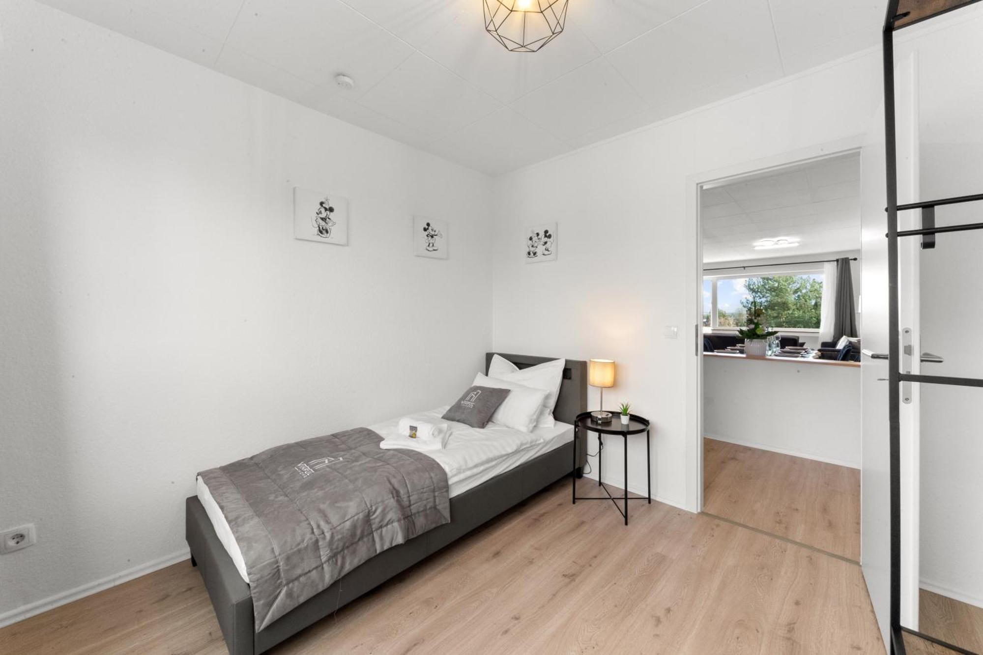Vinful: Premium-Apartment Mit Balkon Und Parkplatz Mulheim an der Ruhr Bagian luar foto
