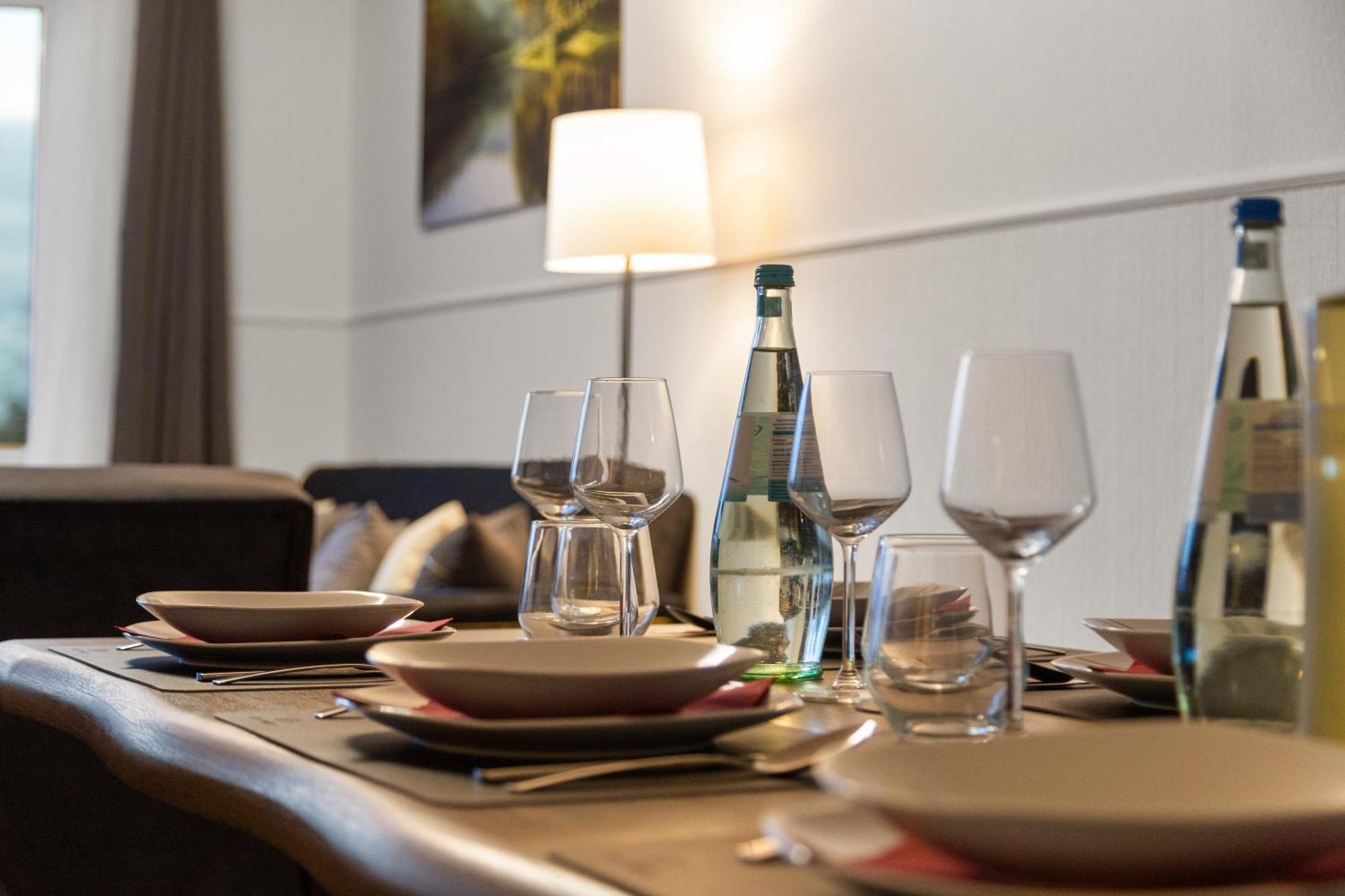 Vinful: Premium-Apartment Mit Balkon Und Parkplatz Mulheim an der Ruhr Bagian luar foto