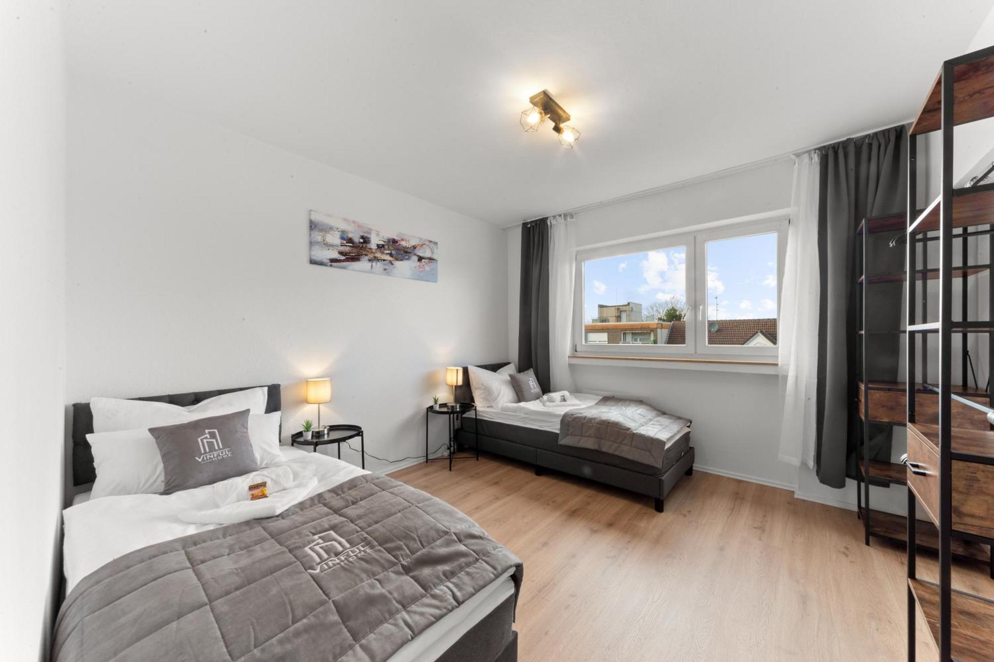 Vinful: Premium-Apartment Mit Balkon Und Parkplatz Mulheim an der Ruhr Bagian luar foto